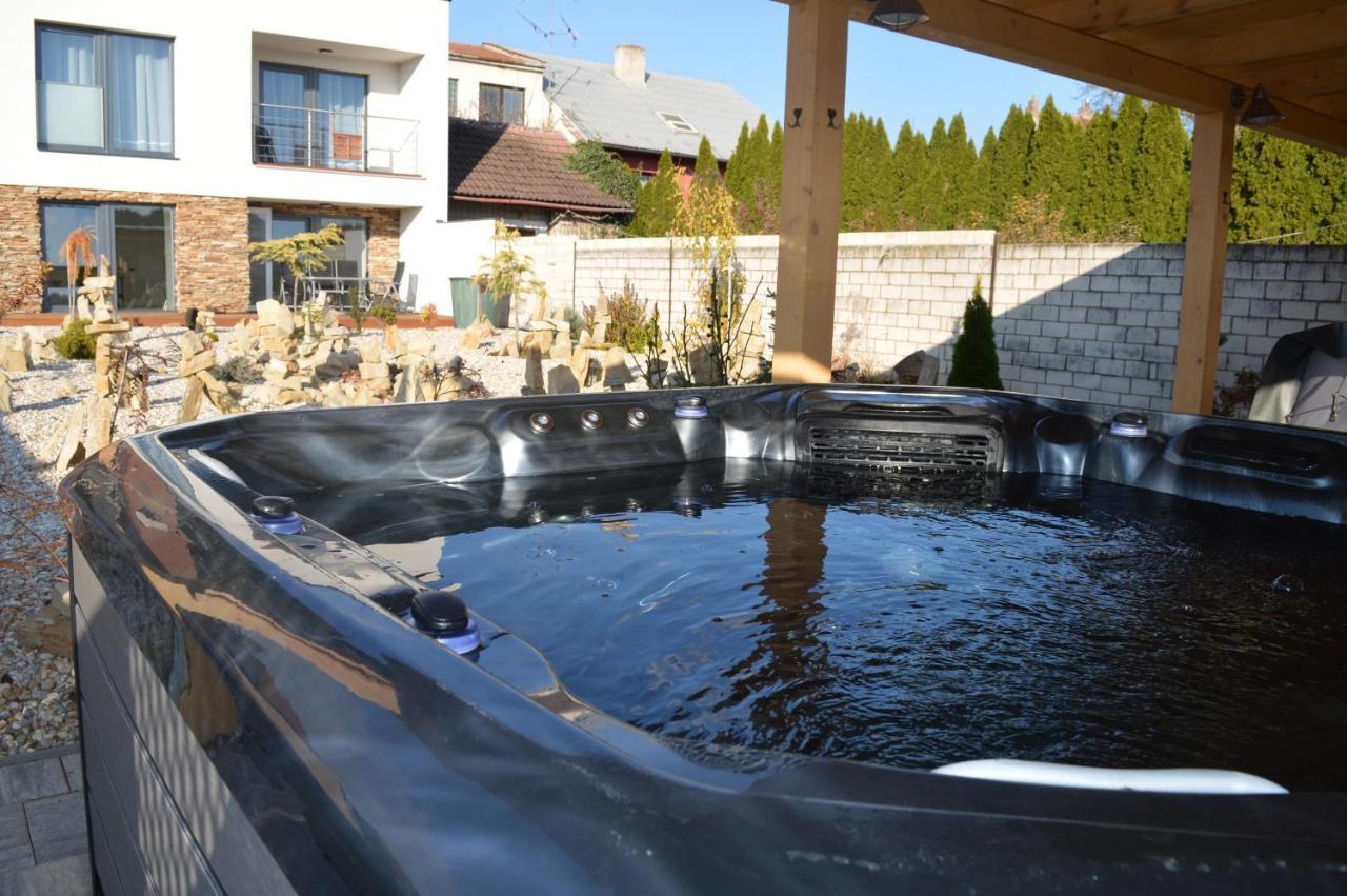 Apartmany Olsovska Bzenec Bagian luar foto